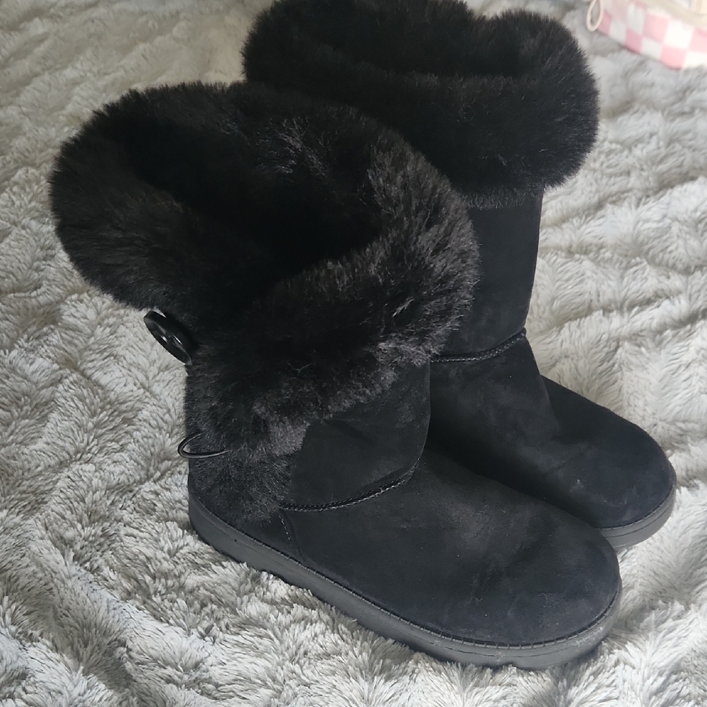 Black Fur-Lined Boots